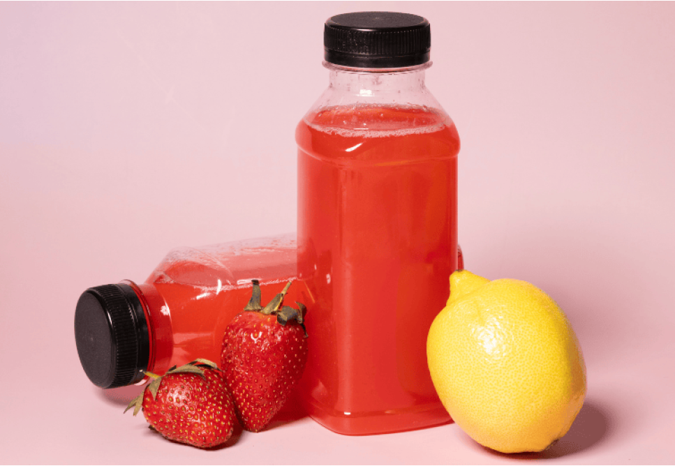 Juice strawberry 967x668